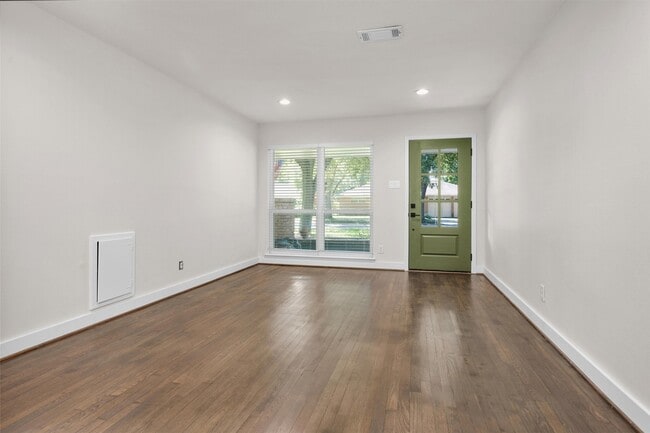 Photo - 5518 McKnight St