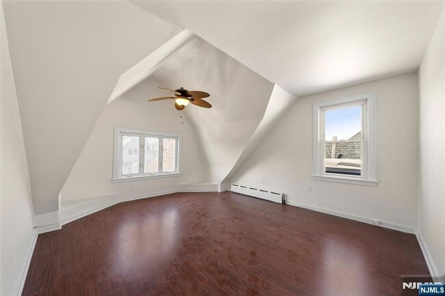 Building Photo - 8 Cooper Pl Unit 3 Rental