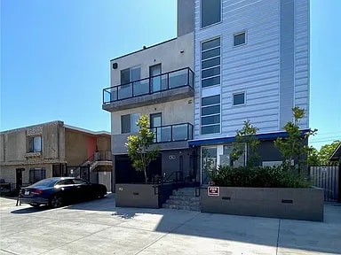 Building Photo - 953 Normandie Ave Rental