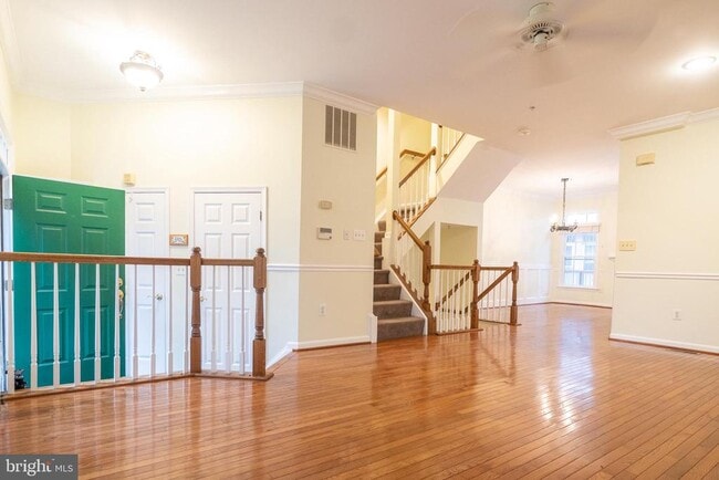 Photo - 719 N Vermont St