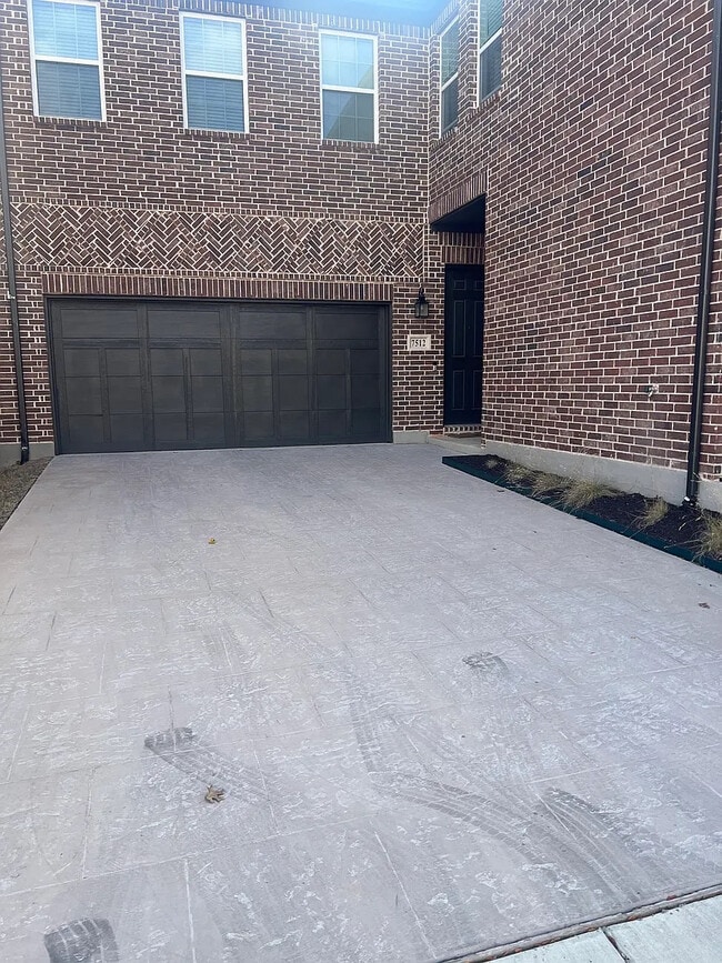 Photo - Room in House on Jones Dr