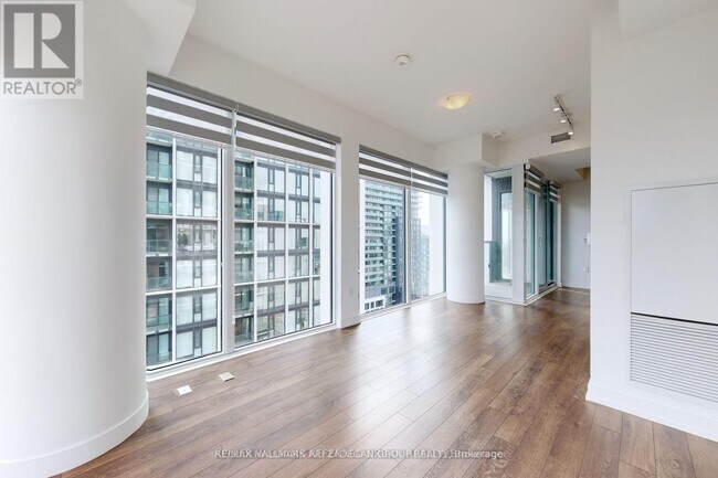 Photo - 158 Front St E Unit 1908