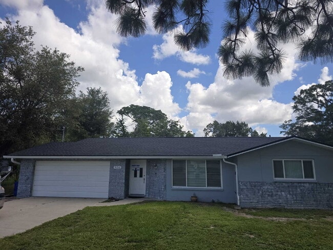 Building Photo - Beautiful remodeled Studio/efficiency in Hudson, FL