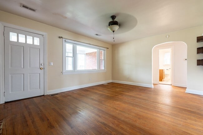 Photo - MOVE IN READY 3 Bedroom in Chesapeake!