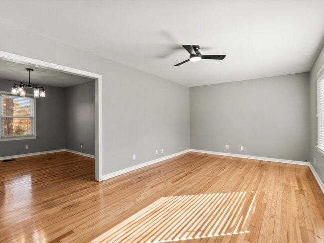 Photo - 1403 Lowell Dr SE