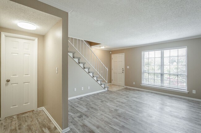 Photo - 741 S Germantown Cir Unidad B