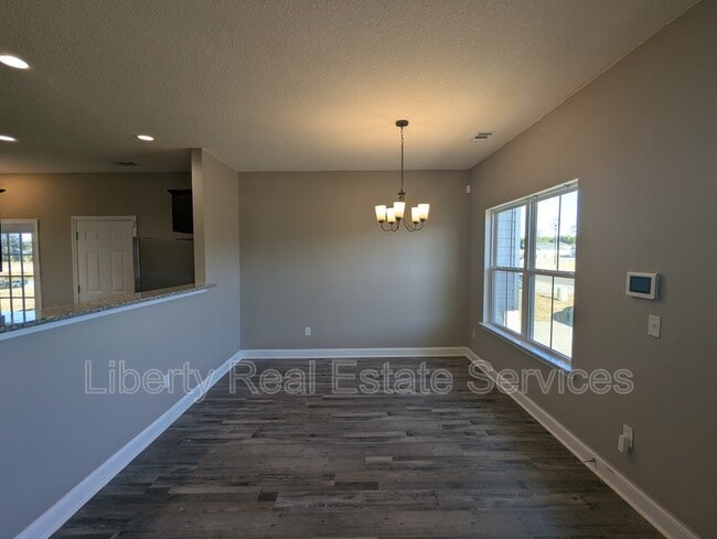 Photo - 365 Abode Ave