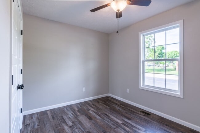 Photo - 725 Oak St Unit A