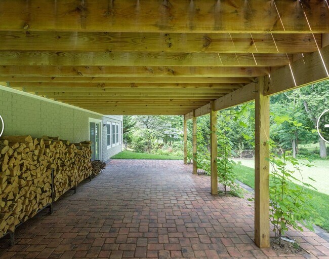 Apartamento sótano completo en el gran - 2216 Laurel Ridge Rd