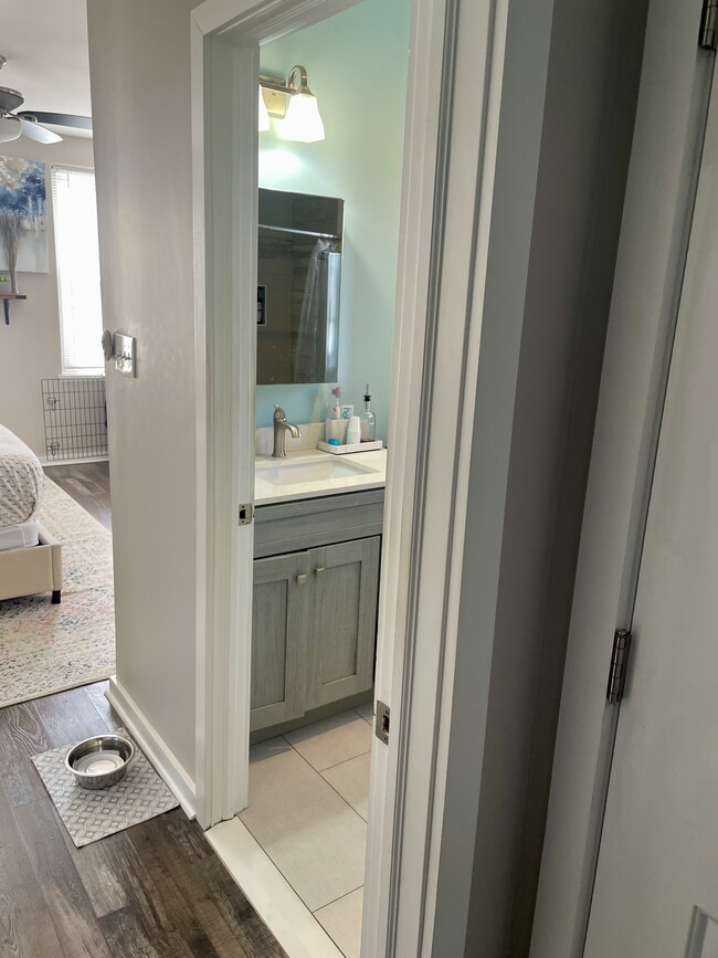 Photo - 4799 1/2 Silverwood St