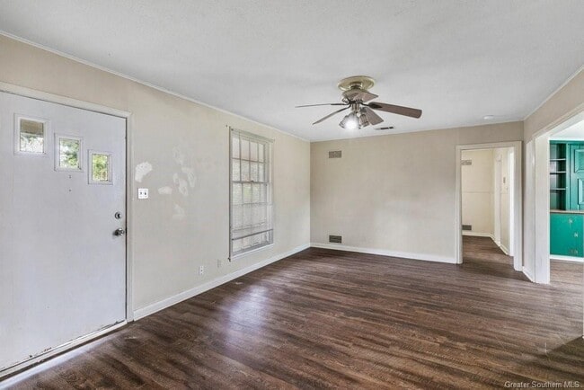 Photo - 417 E Claude St