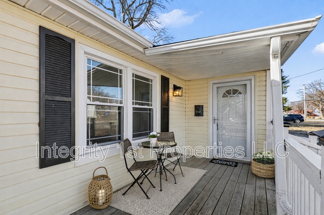 Photo - 211 SE 7th St