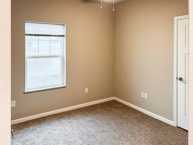 Photo - Deer Creek Village