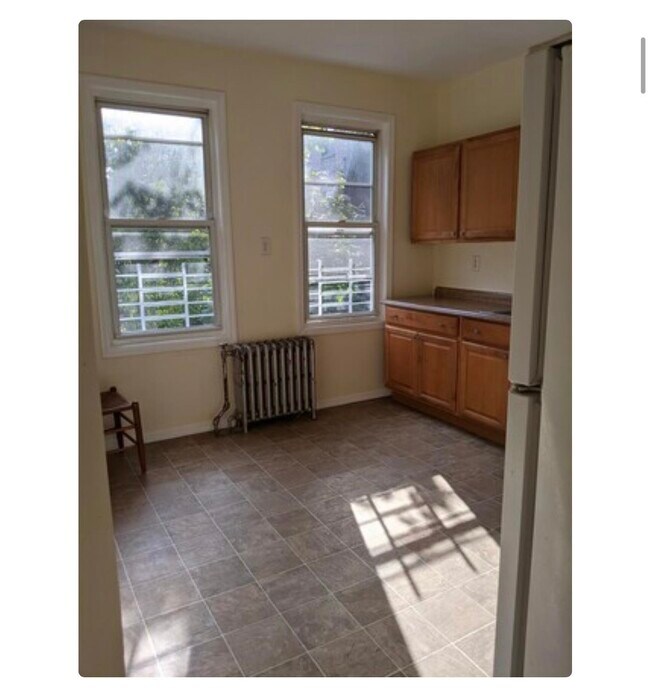 Photo - 239 Bayview Ave