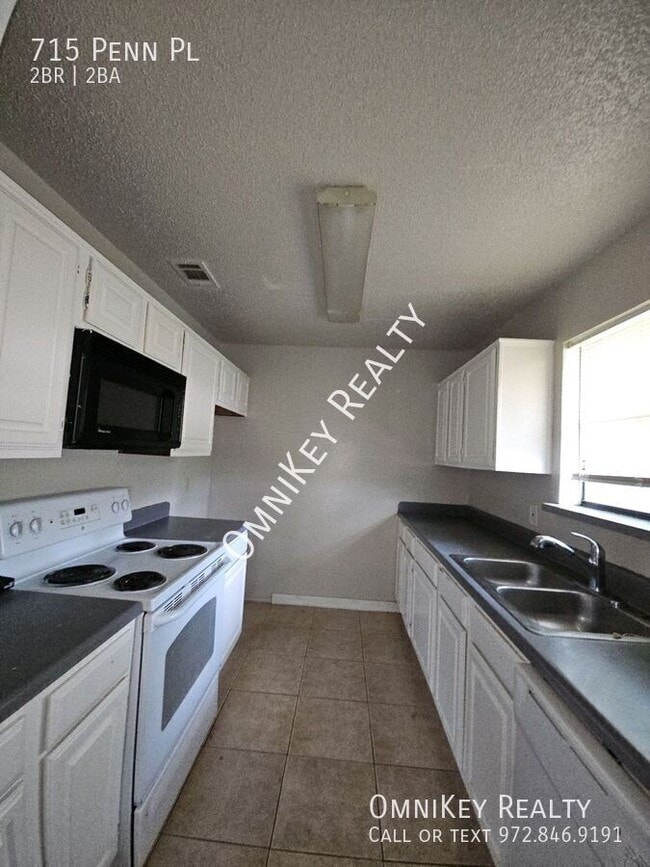 Photo - 715 Penn Pl
