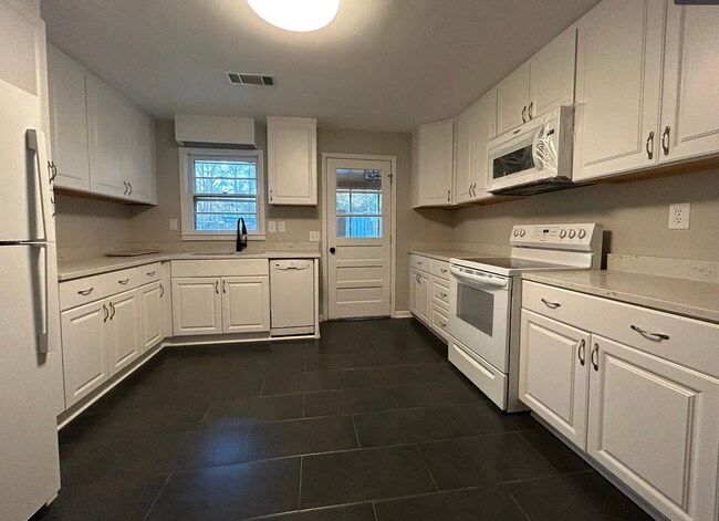 Photo - 1021 Old Bishop Rd