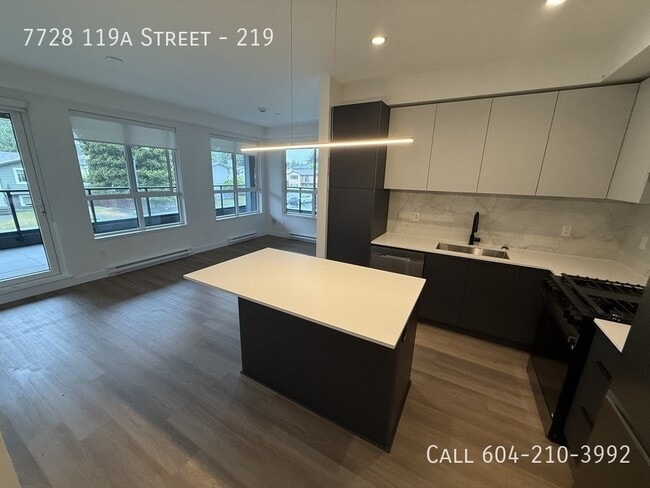 Building Photo - Bright & Modern 2 Bed Condo Unit 219