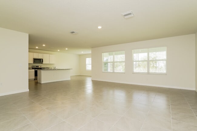 Photo - 11 Hickory Course Radial