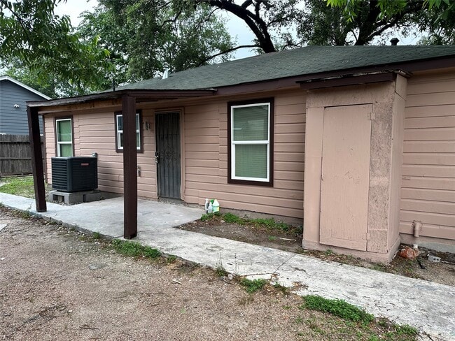 Photo - 6911 Bauman Rd