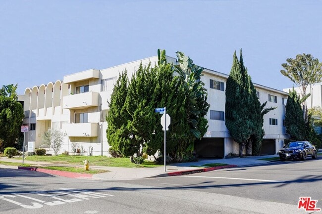 Building Photo - 11551 Ohio Ave Unit 18 Rental