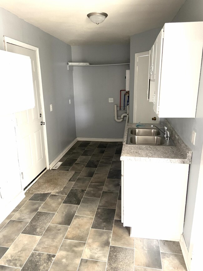 Photo - 827 7th Ave