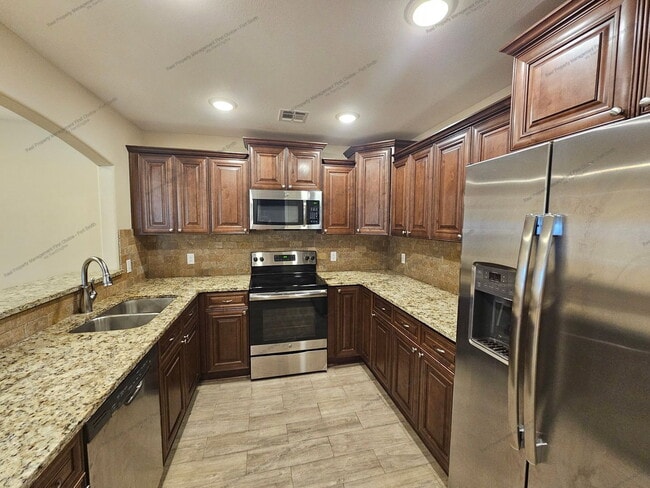 Photo - 6615 Leightyn Ln