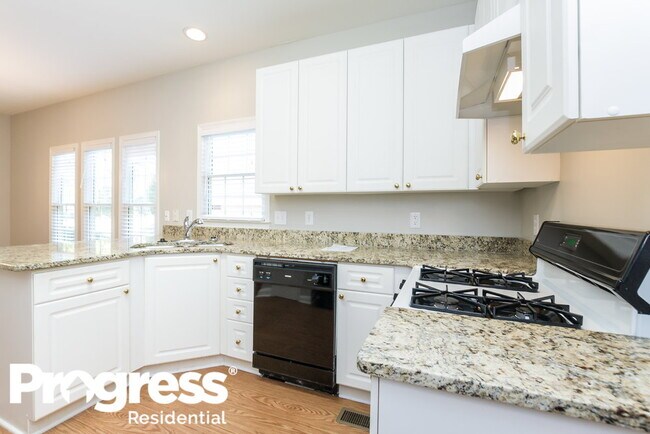 Photo - 4527 Avion Park