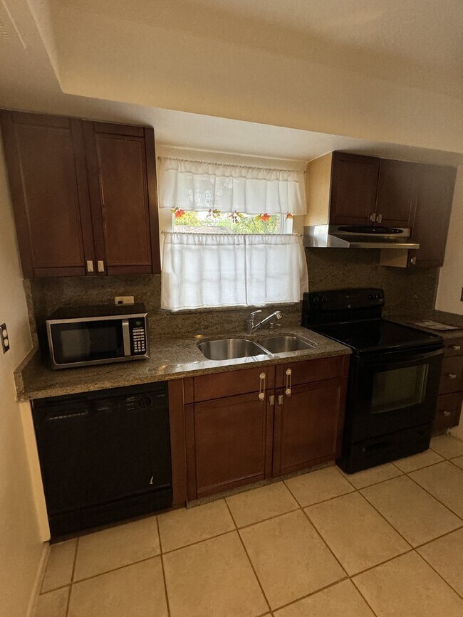 Photo - Charming 2-Bedroom Duplex with Fireplace i...