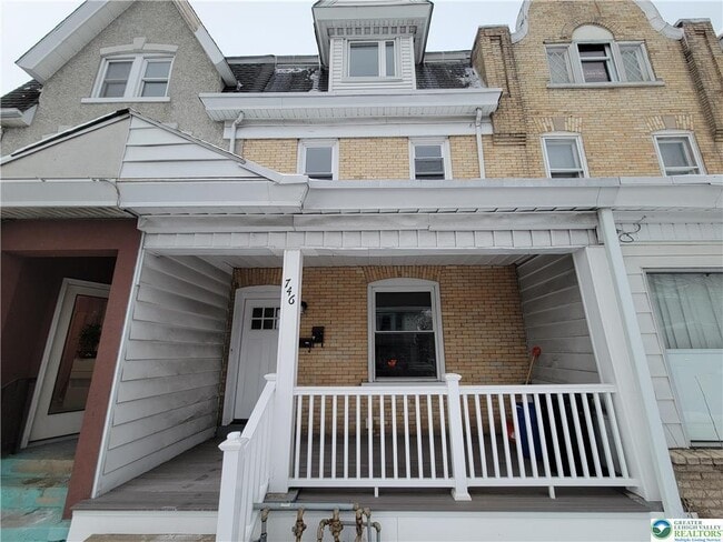 Photo - 746 Linden St