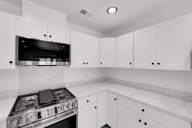Photo - 3100 Chadford Pl