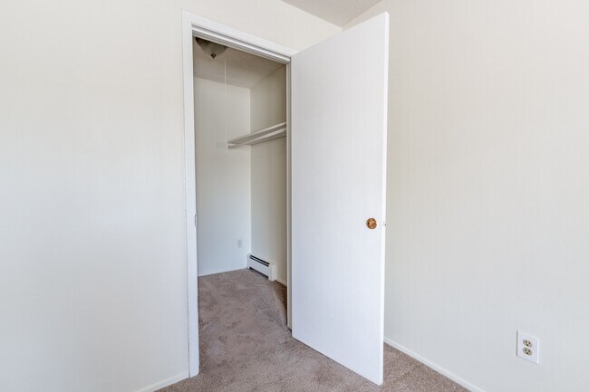 Photo - 2002 Garfield Ave S