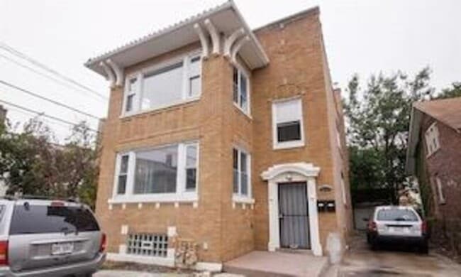 Building Photo - 2525 E 72nd Pl