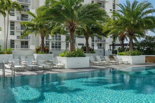 Photo - 221 SW 12th St Unidad 508