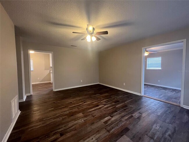 Photo - 610 Patlin Ave
