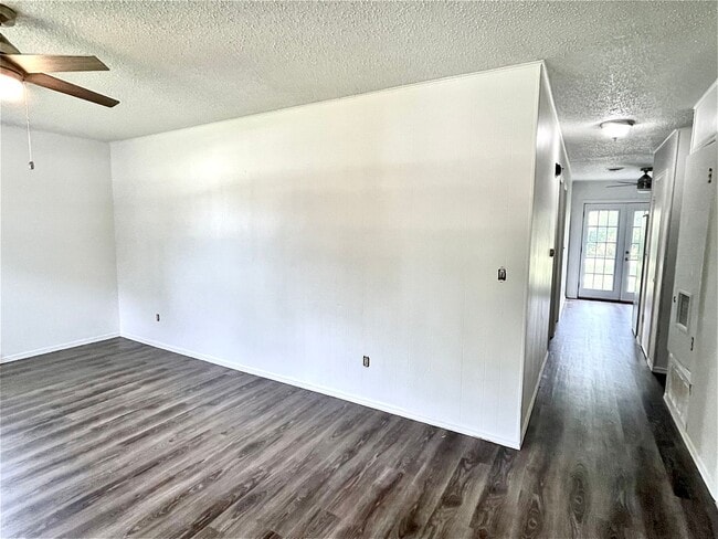 Photo - 2115 W Emma Ave Unit A