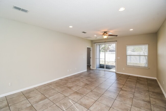 Photo - 869 Glendale Ln