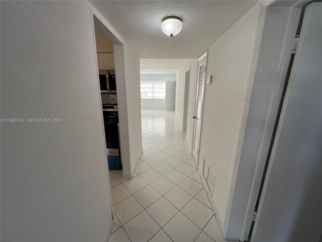 Photo - 1550 NE 191st St Unit 108-B