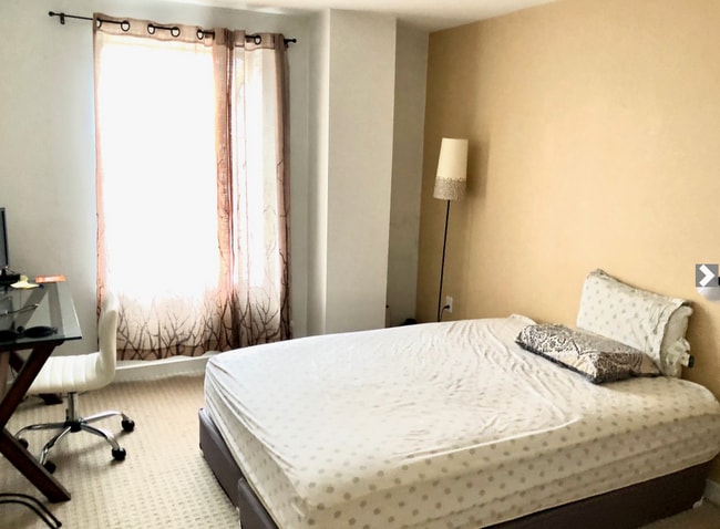 Photo - 16 Miner St Unit 303