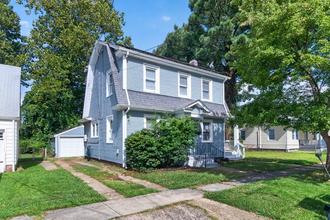 Building Photo - 2721 Vimy Ridge Ave