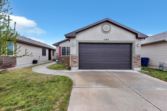 Building Photo - Beautiful Pet Friendly 3 bed/2 bath home i...