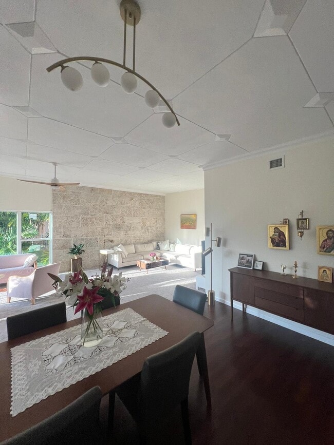 Building Photo - 9400 E Bay Harbor Dr Unit 3