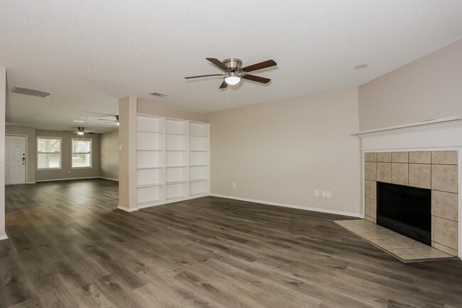 Photo - 10044 Legacy Dr