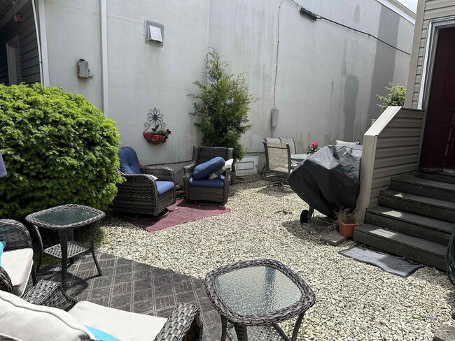 Building Photo - 33 S Benson Ave Unit 1 Rental