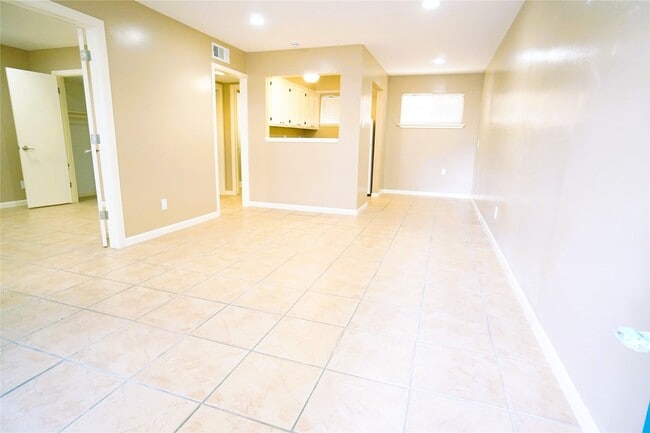 Photo - 2414 Mimosa Dr