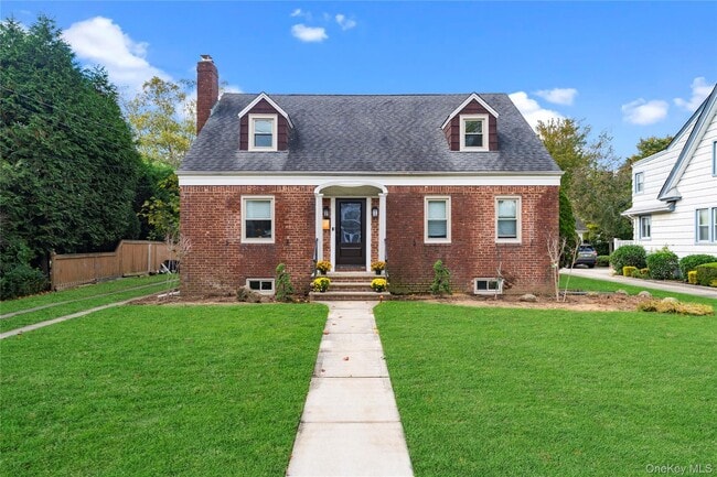 Building Photo - 66 Denton Ave