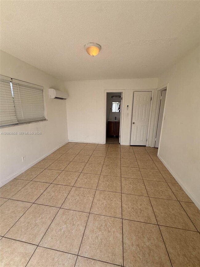 1945 SW 5th Pl Unidad 5