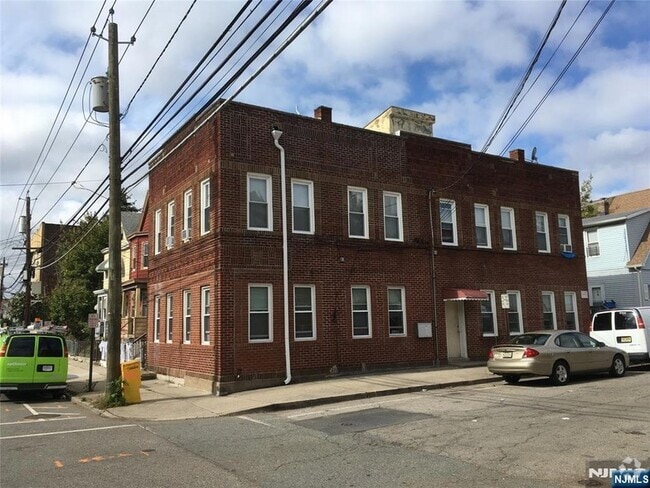 Building Photo - 256 Ackerman Ave Unit 1 Rental