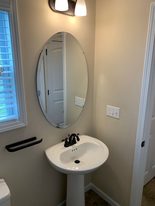 Photo - Maryville 37804 - 3 Bedroom, 2.5 Bath Home - Contact Debra Johnson (865) 591-8281