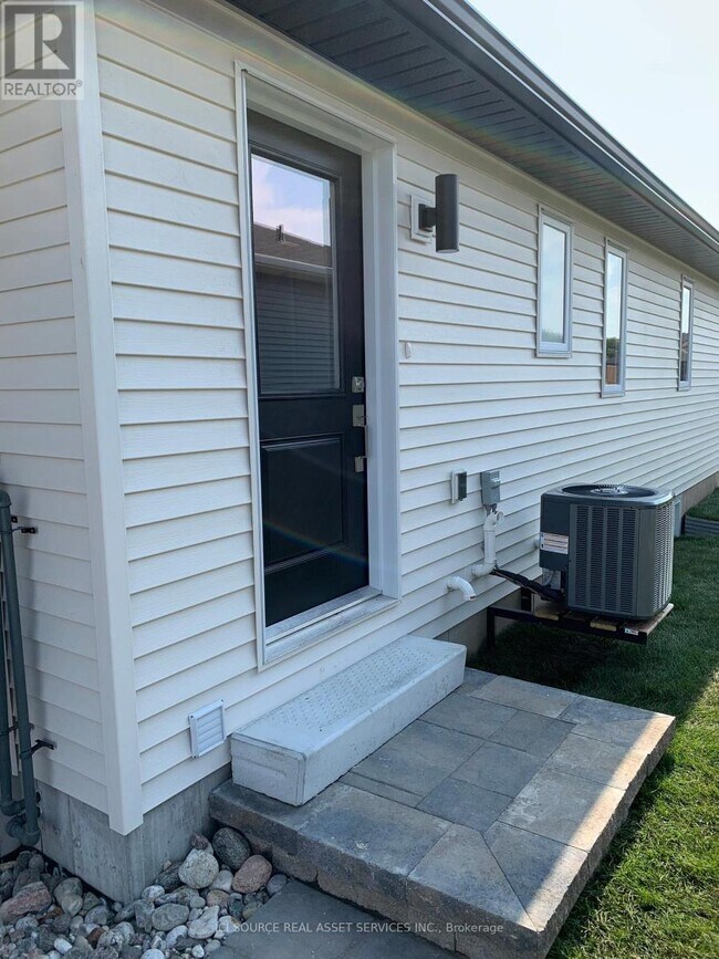Photo - 120 Sienna Ave