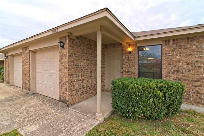 Photo - 1004 Drover's Cove Townhome